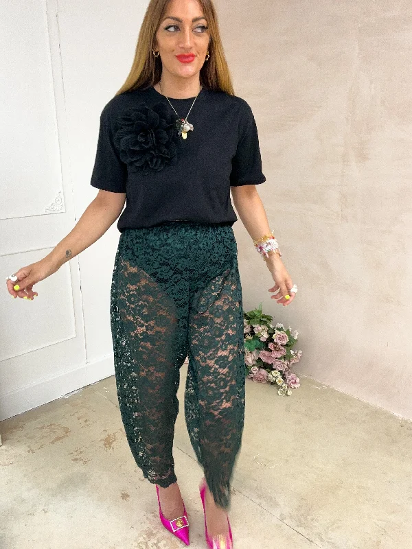 Flower Brooch T-Shirt In Black Modern Contemporary Chic